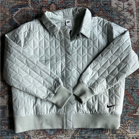 BNWT NIKE jacket - Picture 1 of 4